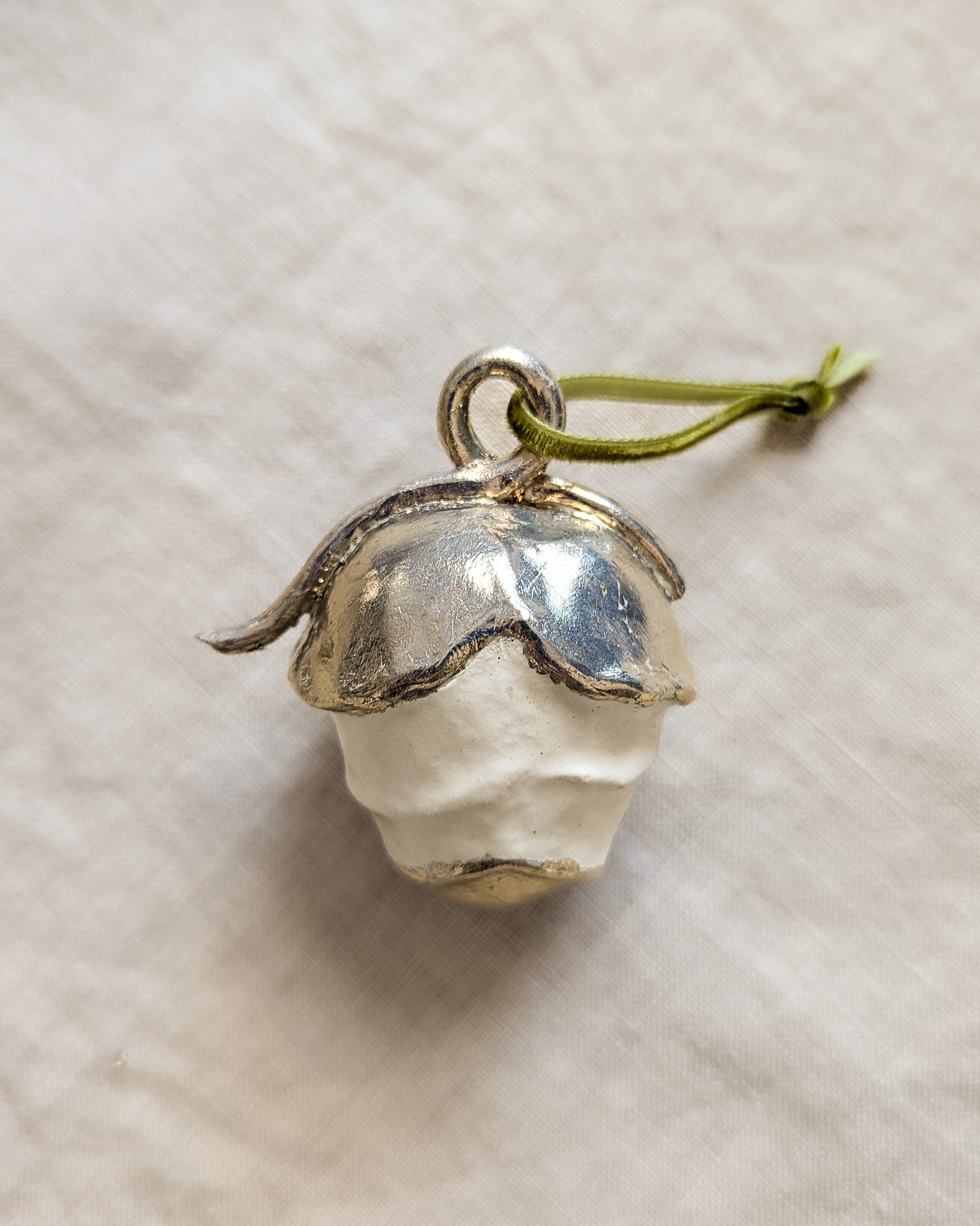 Strange Holidays: Pomme de pin by Elena Mahno